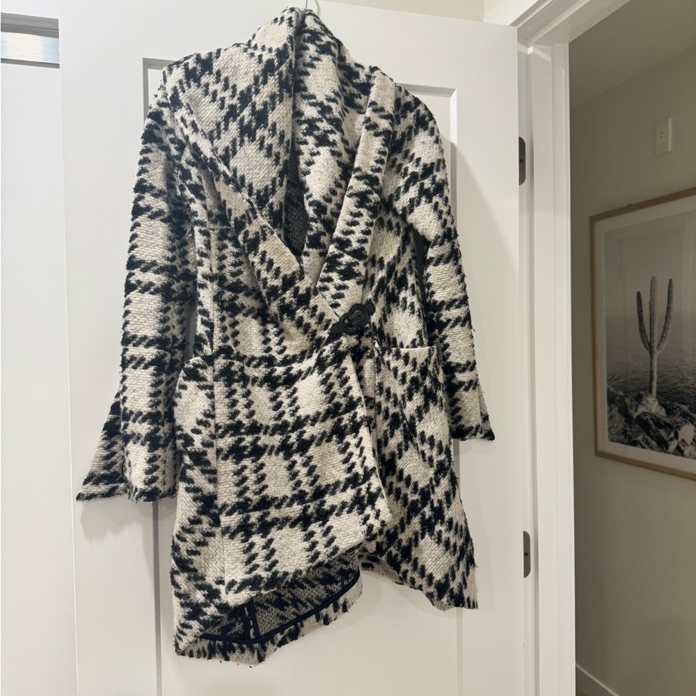 L.A.M.B. Gwen Stefani White Plaid Wool Blend Shawl Collar Asymmetrical Wrap Coat